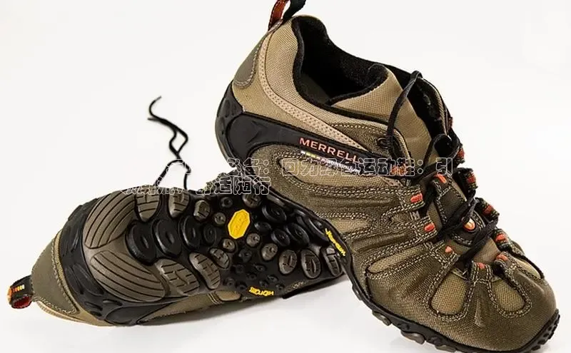 米兰官方网站直接进入观星盘2024 年时尚必备：回力绿色运动鞋：引
领潮流，舒适随行