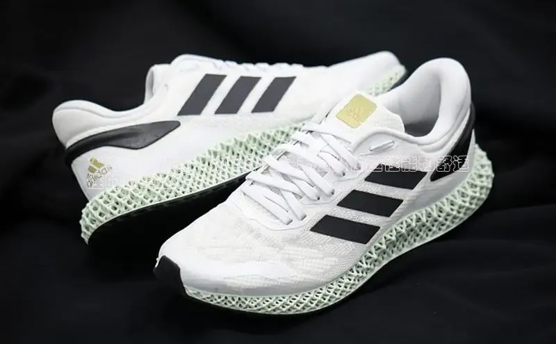 米兰官网首页登录入口哇咔哇咔文化**力狮运动鞋：为运动爱好者提供优越性能和舒适
性的巅峰之作**