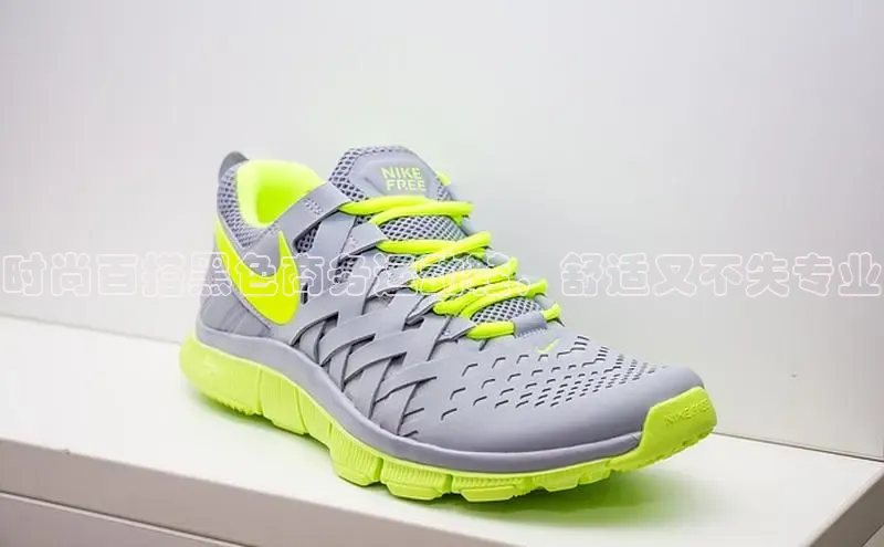 米兰手机版app下载安装华策影视时尚百搭黑色商务运动鞋，舒适又不失专业