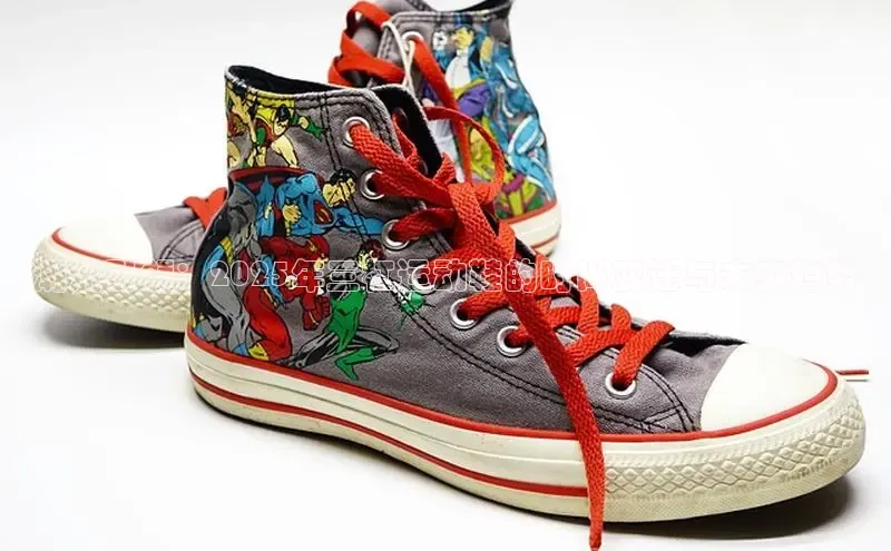 潮流引领：2025年三杠运动鞋的时尚变迁与未来趋势